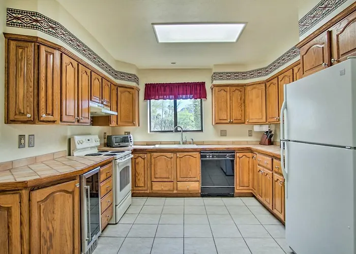 Holiday home Sunny W/ Patios On 5 Acres! *