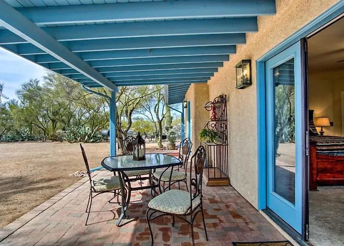 Holiday home Sunny W/ Patios On 5 Acres! *