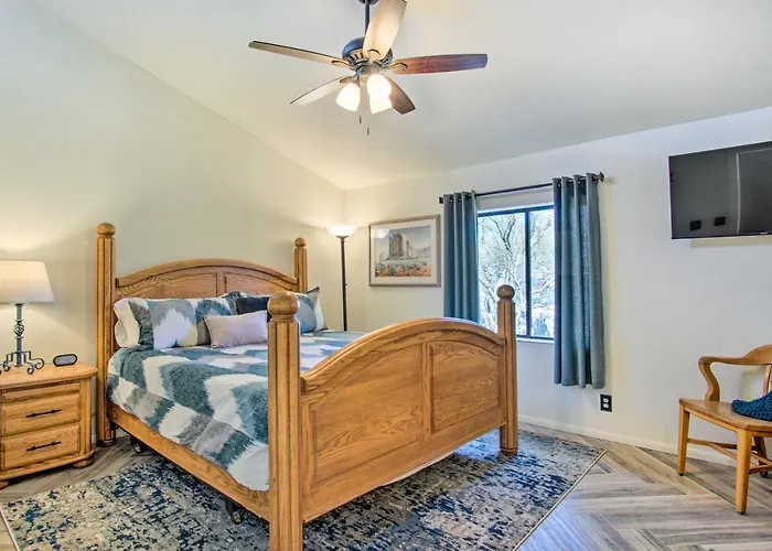 Holiday home Sunny W/ Patios On 5 Acres!