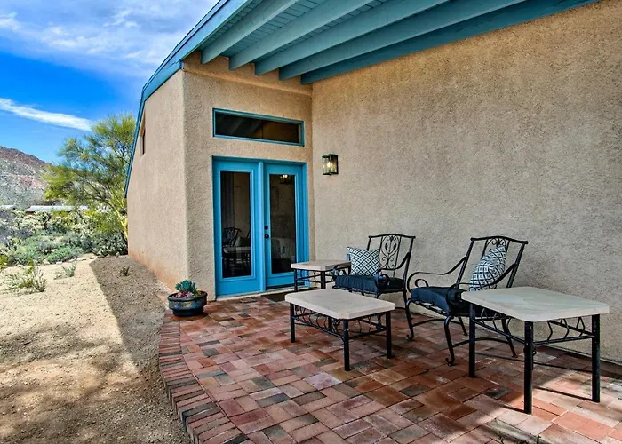 Sunny W/ Patios On 5 Acres! Holiday home *