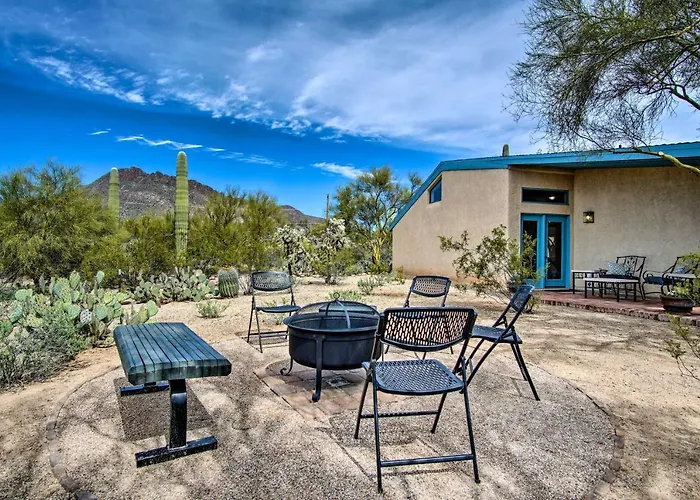 Holiday home Sunny W/ Patios On 5 Acres! *