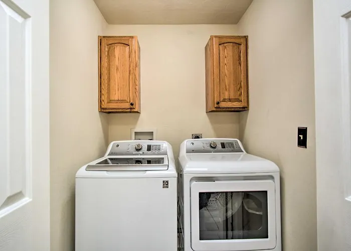 Sunny W/ Patios On 5 Acres! Holiday home Tucson